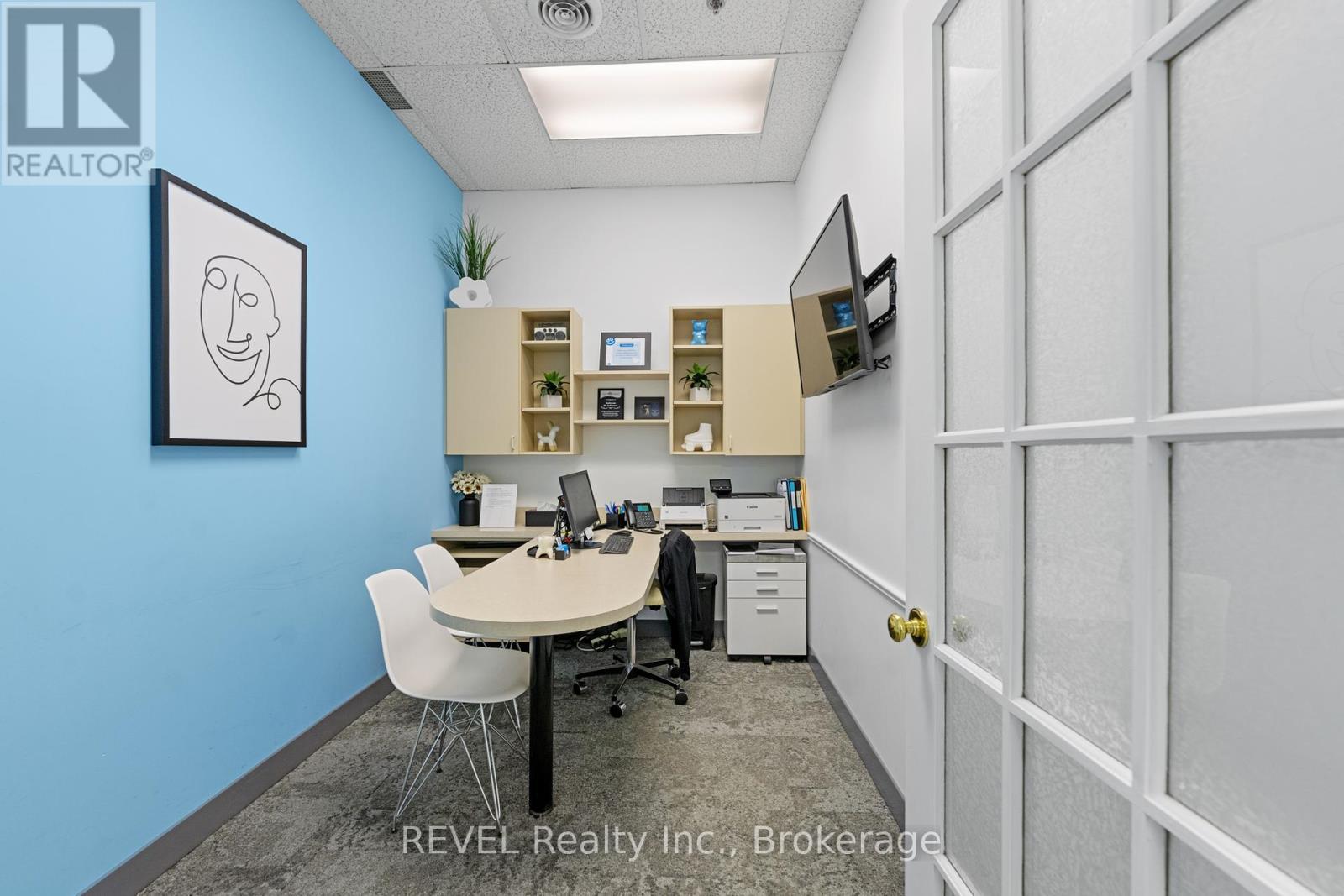 Photo 30 of 9 290 Glendale Avenue, St Catharines ON