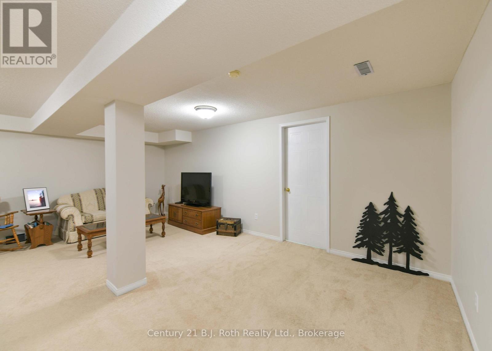 Photo 11 of 34 Brandon Crescent, Orillia ON