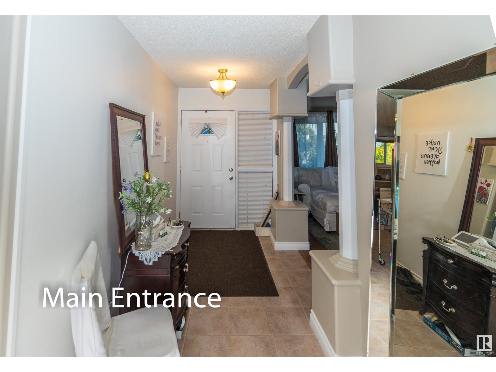 Photo 5 of 14904 107 Av Nw, Edmonton AB