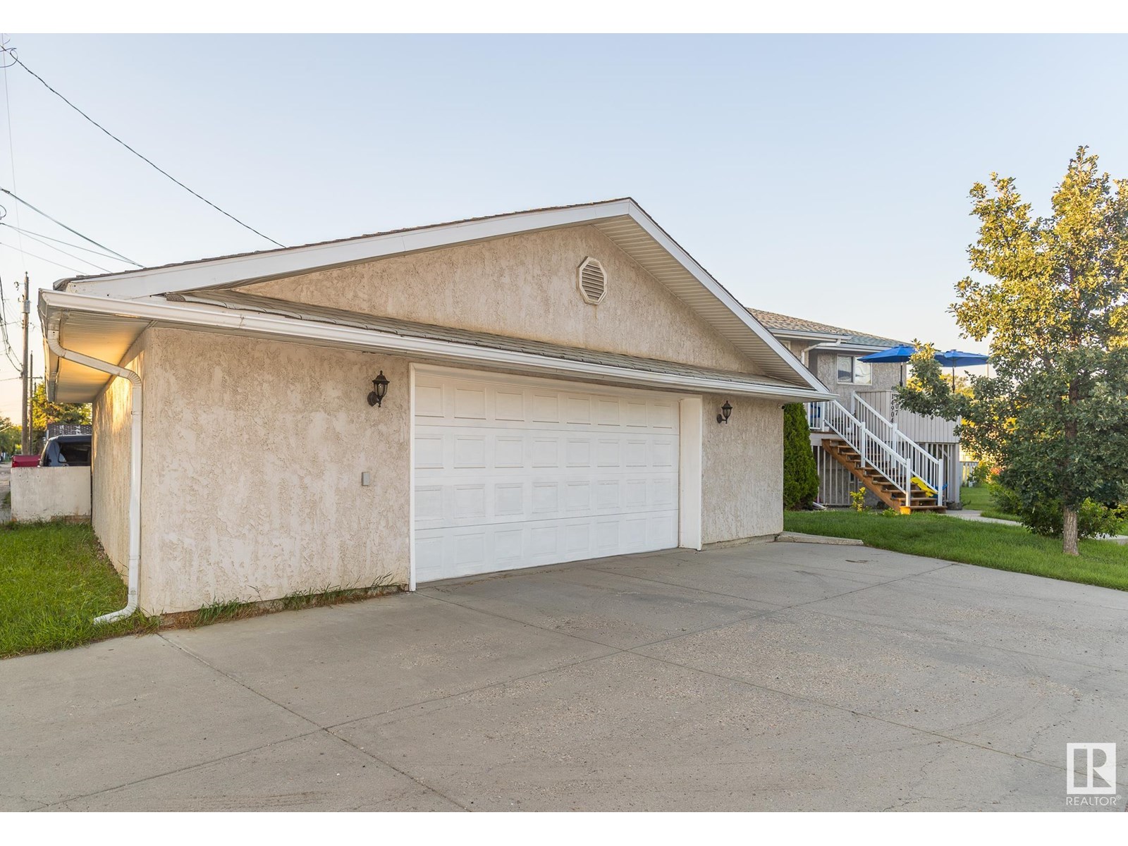 Photo 2 of 14904 107 Av Nw, Edmonton AB