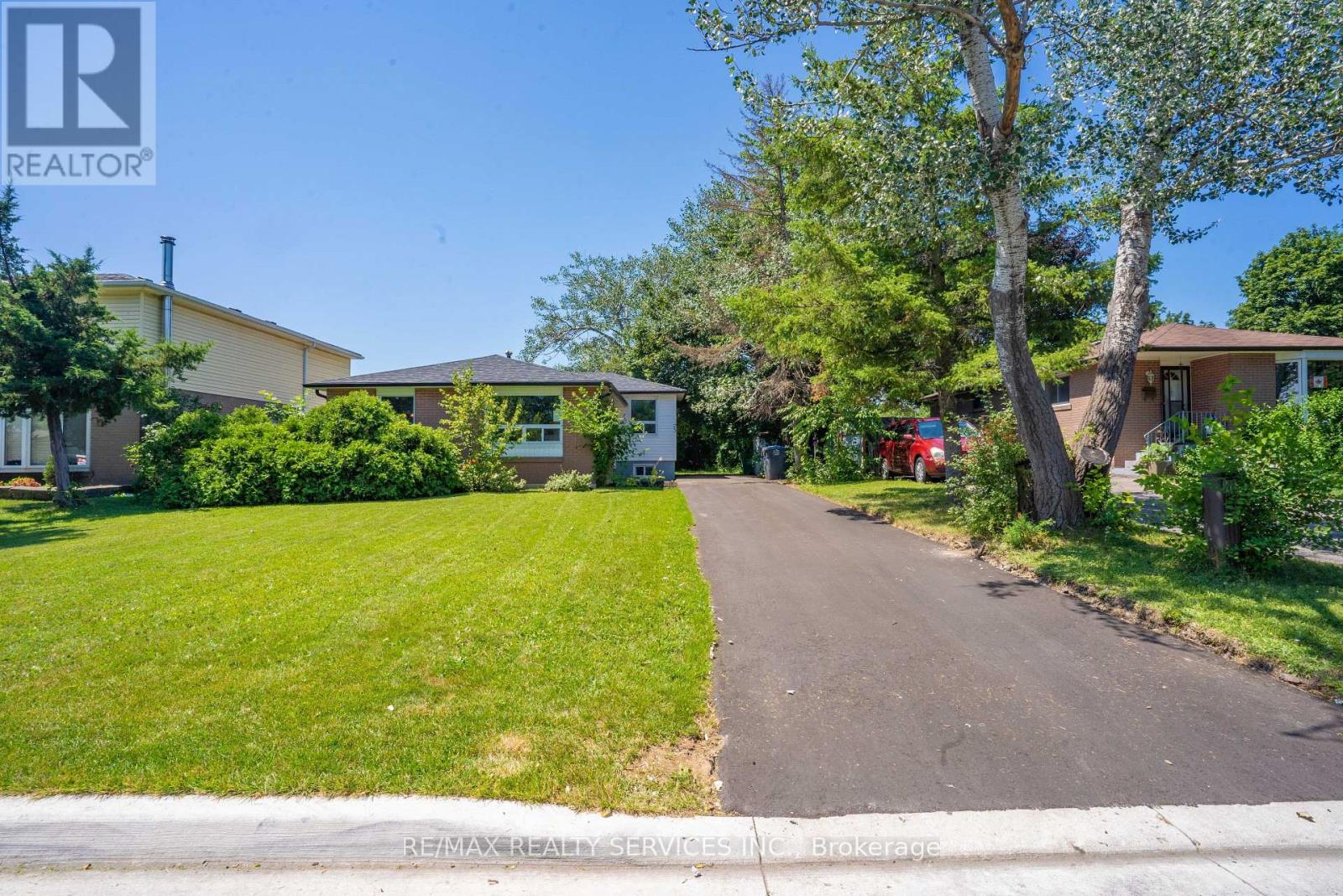 Photo 1 of 23 Fidelia Crescent, Brampton ON