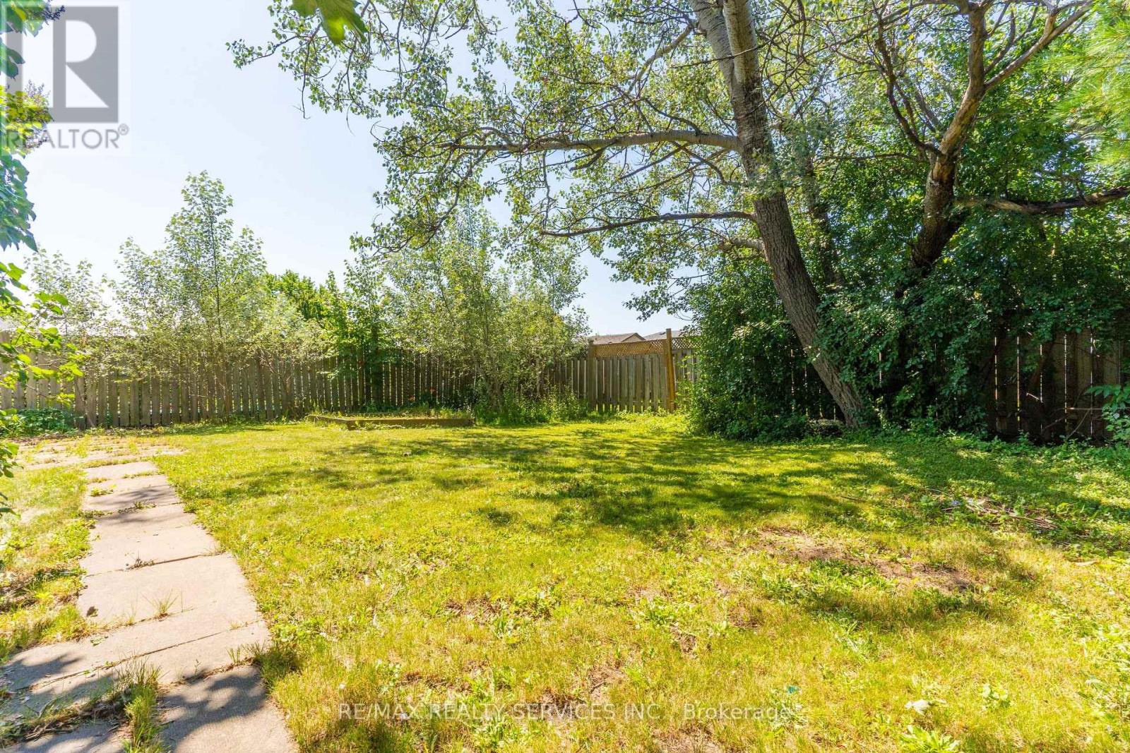 Photo 27 of 23 Fidelia Crescent, Brampton ON