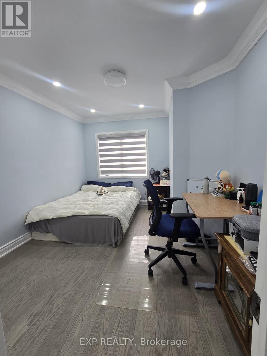 Photo 16 of 25 6399 Spinnaker Circle, Mississauga ON