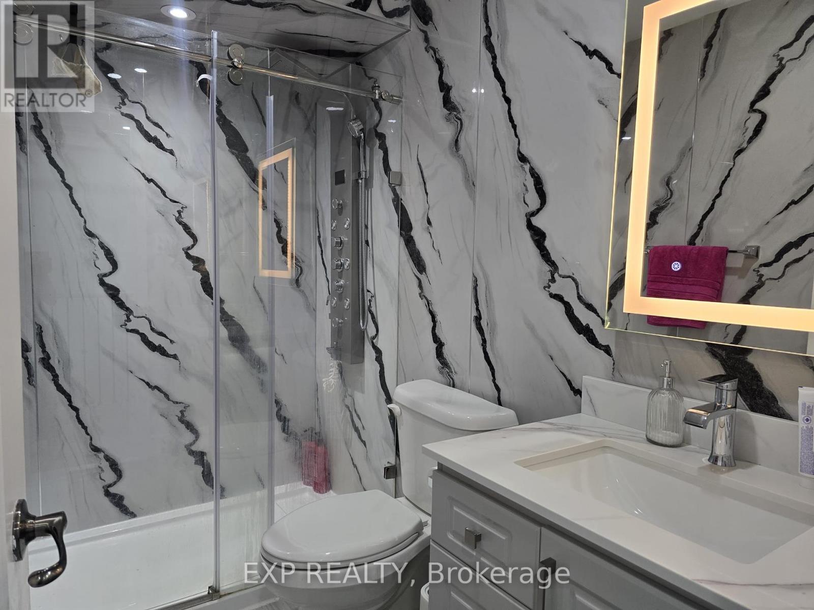 Photo 23 of 25 6399 Spinnaker Circle, Mississauga ON