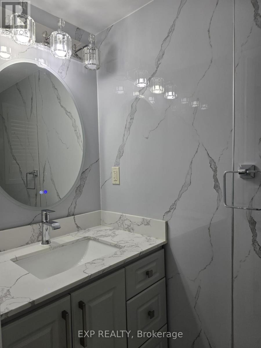 Photo 41 of 25 6399 Spinnaker Circle, Mississauga ON