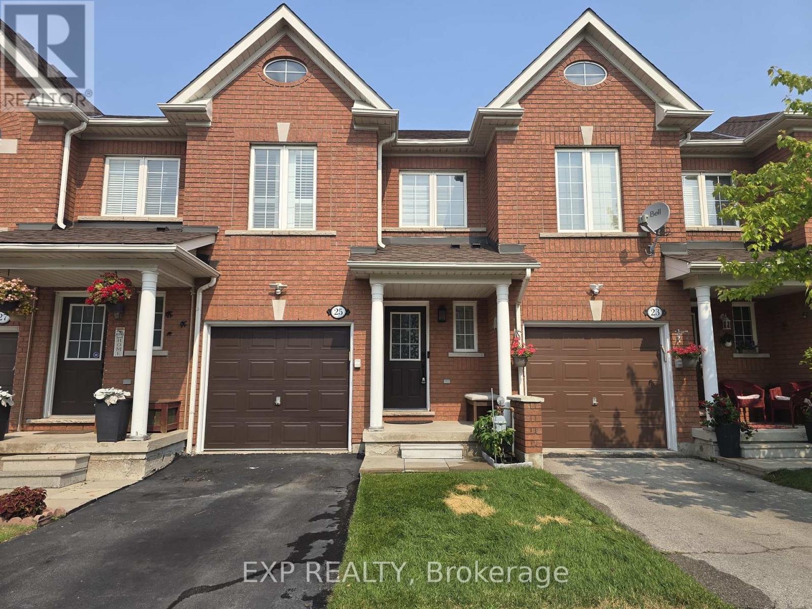 Photo 1 of 25 6399 Spinnaker Circle, Mississauga ON