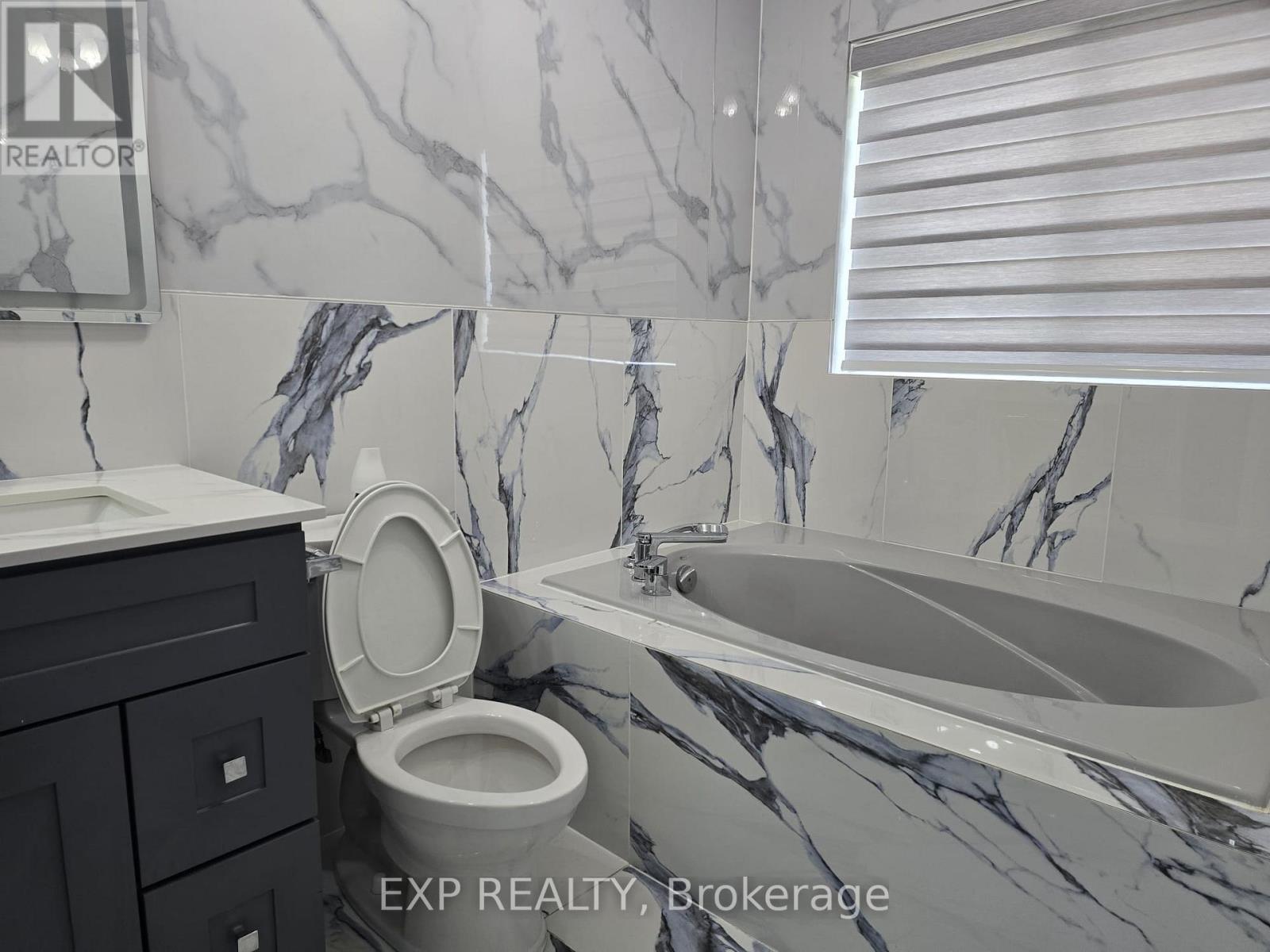 Photo 20 of 25 6399 Spinnaker Circle, Mississauga ON