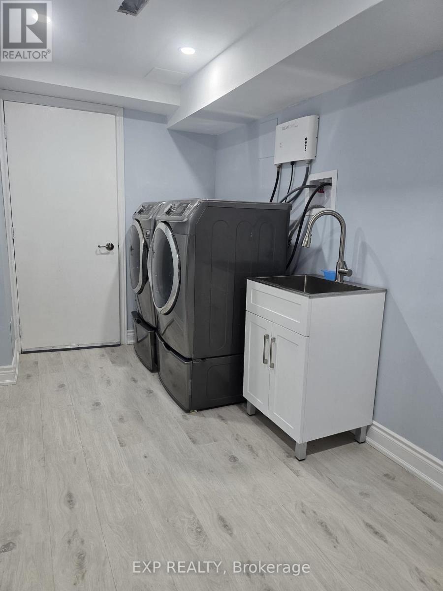 Photo 32 of 25 6399 Spinnaker Circle, Mississauga ON