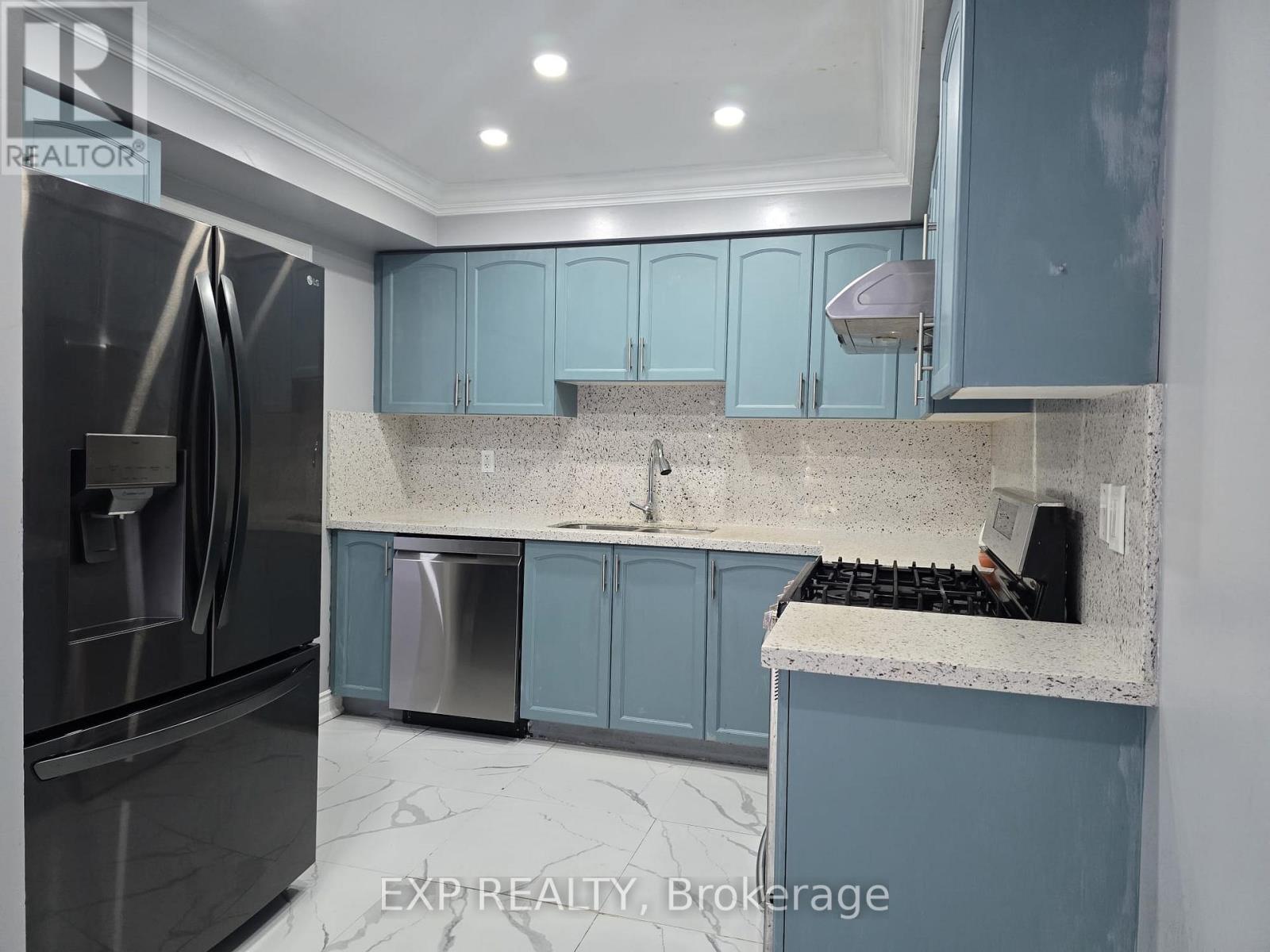 Photo 11 of 25 6399 Spinnaker Circle, Mississauga ON