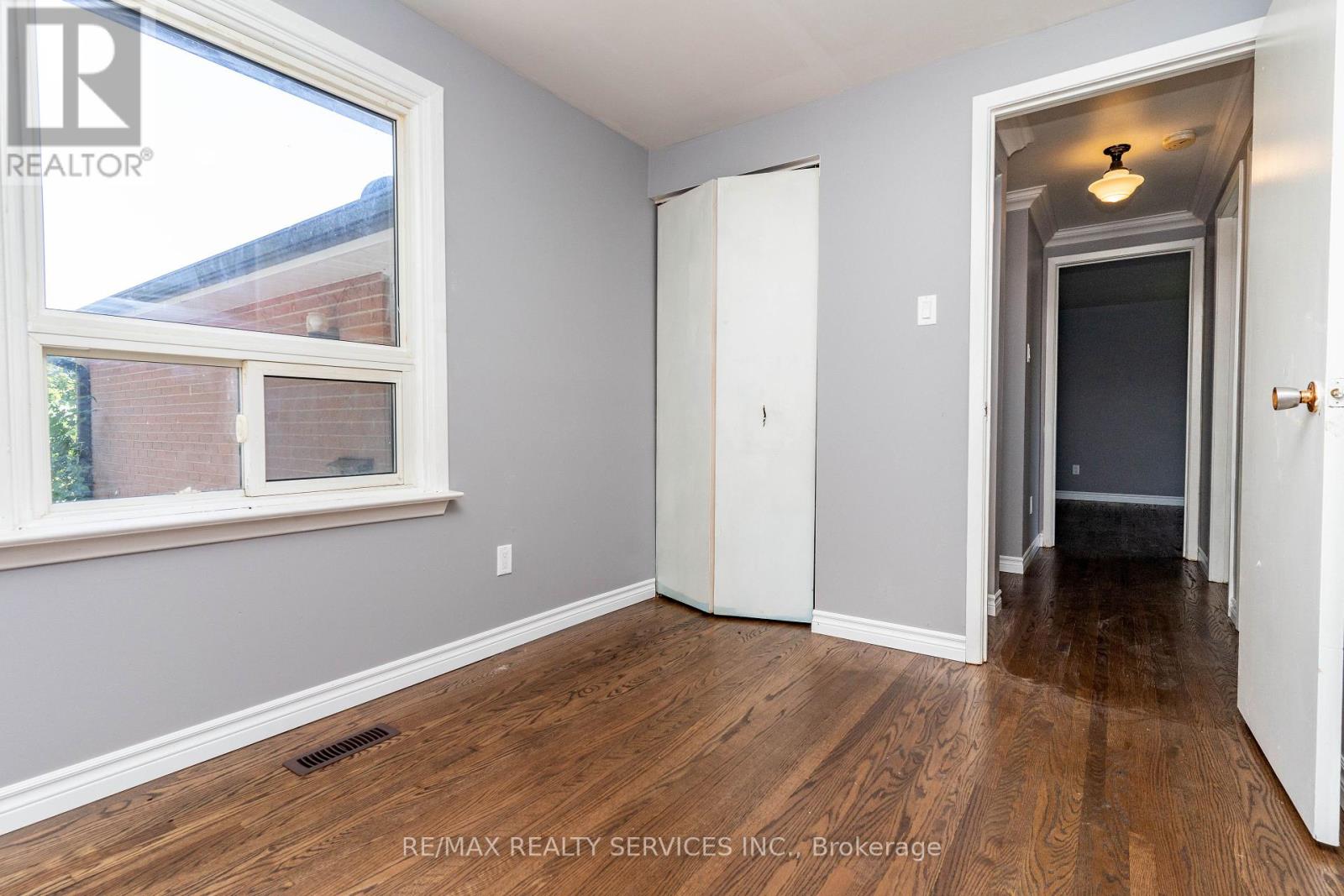 Photo 26 of 23 Fidelia Crescent, Brampton ON