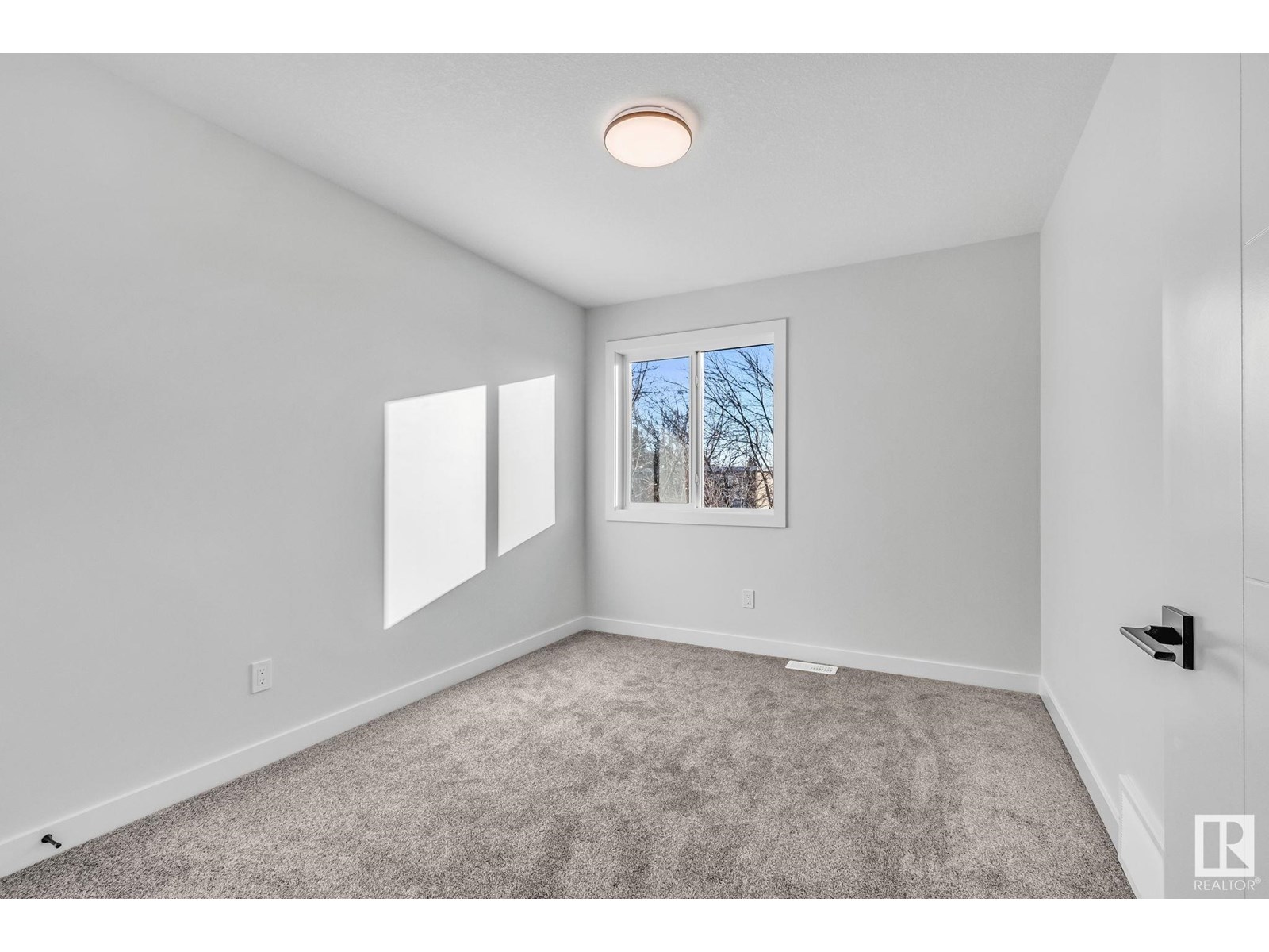 Photo 28 of 12715 114 St Nw, Edmonton AB