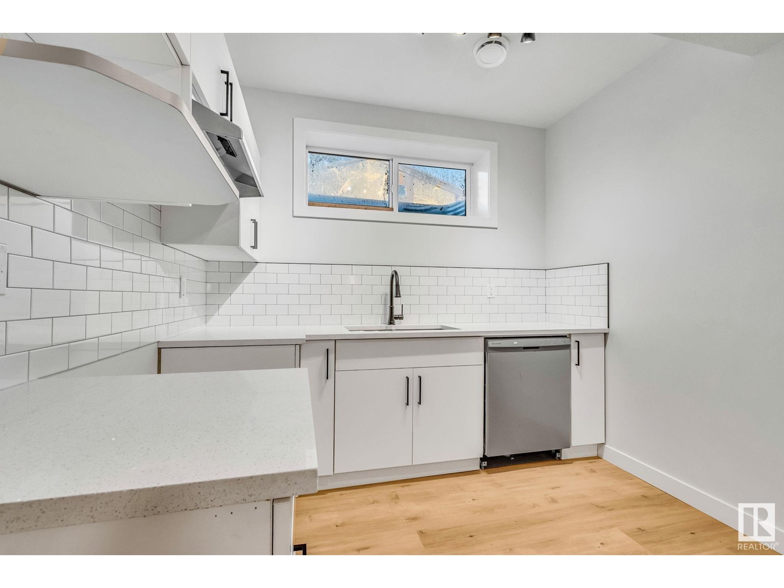 Photo 36 of 12715 114 St Nw, Edmonton AB