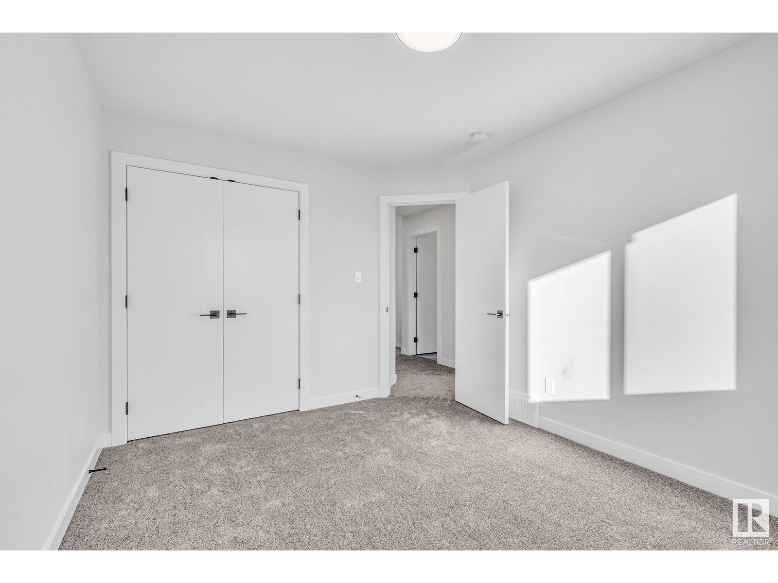 Photo 39 of 12715 114 St Nw, Edmonton AB