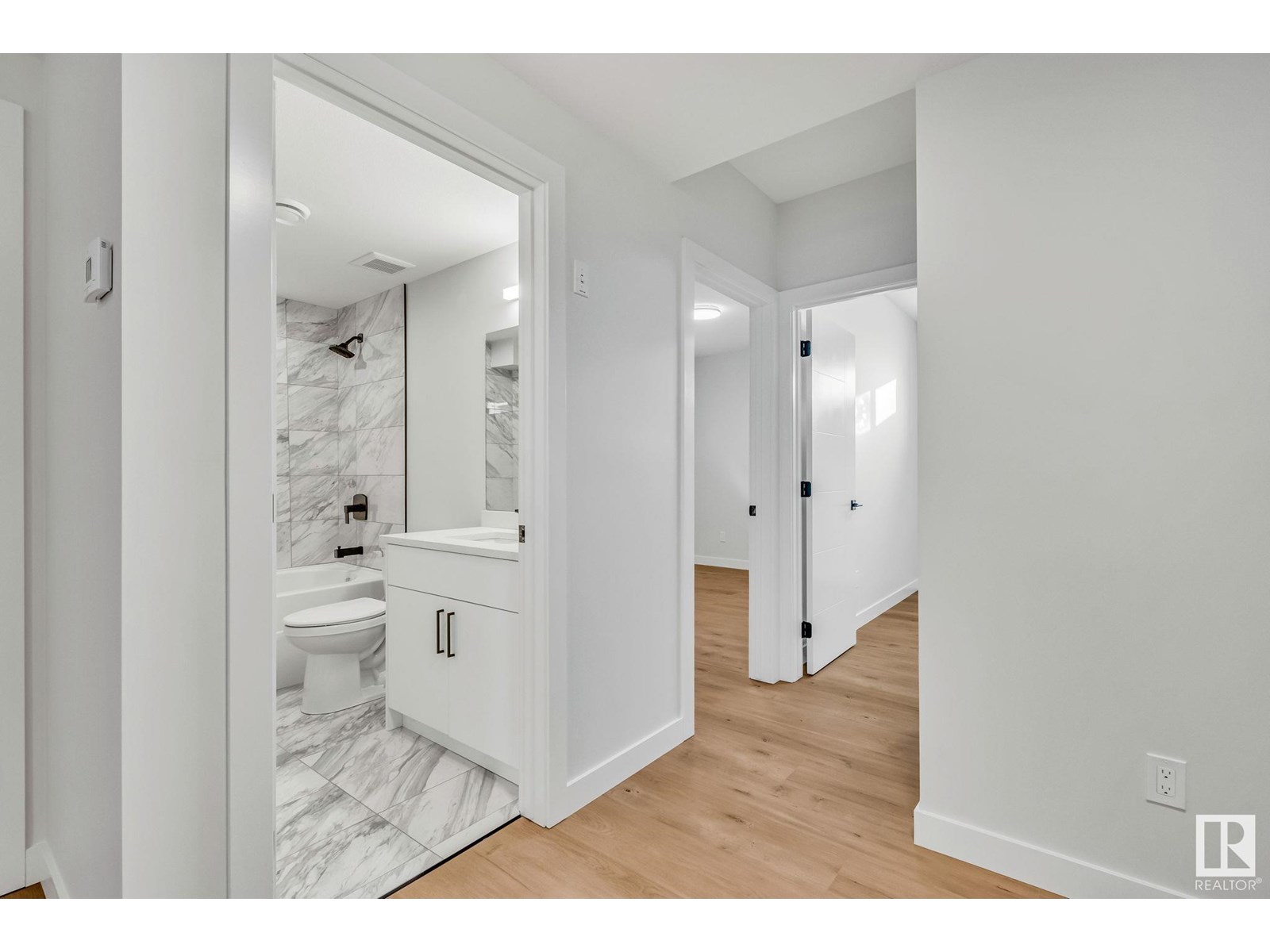 Photo 41 of 12715 114 St Nw, Edmonton AB