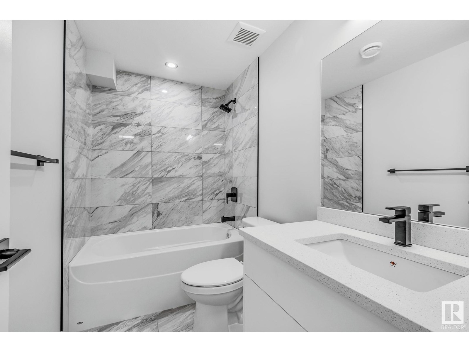 Photo 42 of 12715 114 St Nw, Edmonton AB