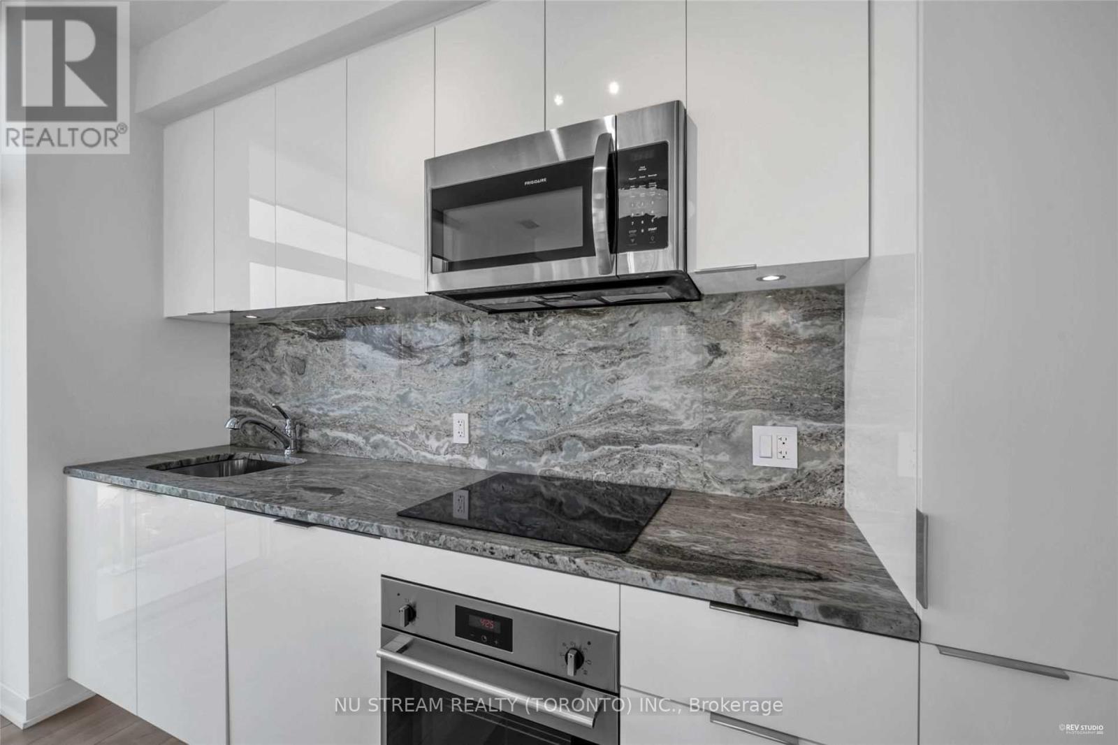 Photo 11 of 1107 223 St Clair Avenue W, Toronto ON