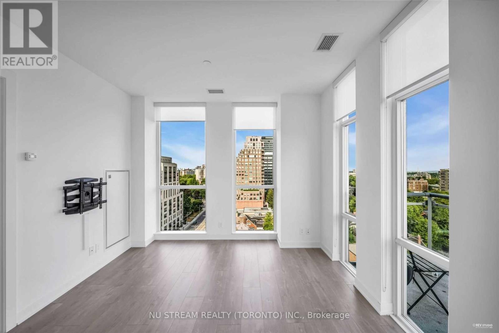 Photo 7 of 1107 223 St Clair Avenue W, Toronto ON