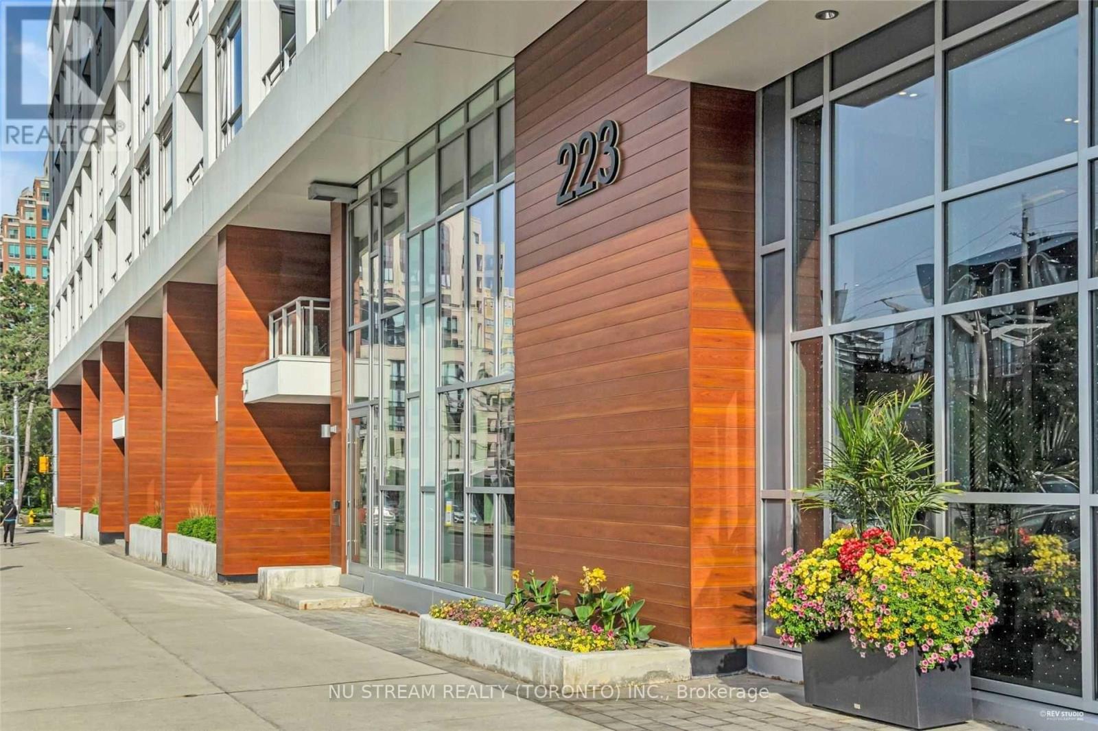 Photo 14 of 1107 223 St Clair Avenue W, Toronto ON