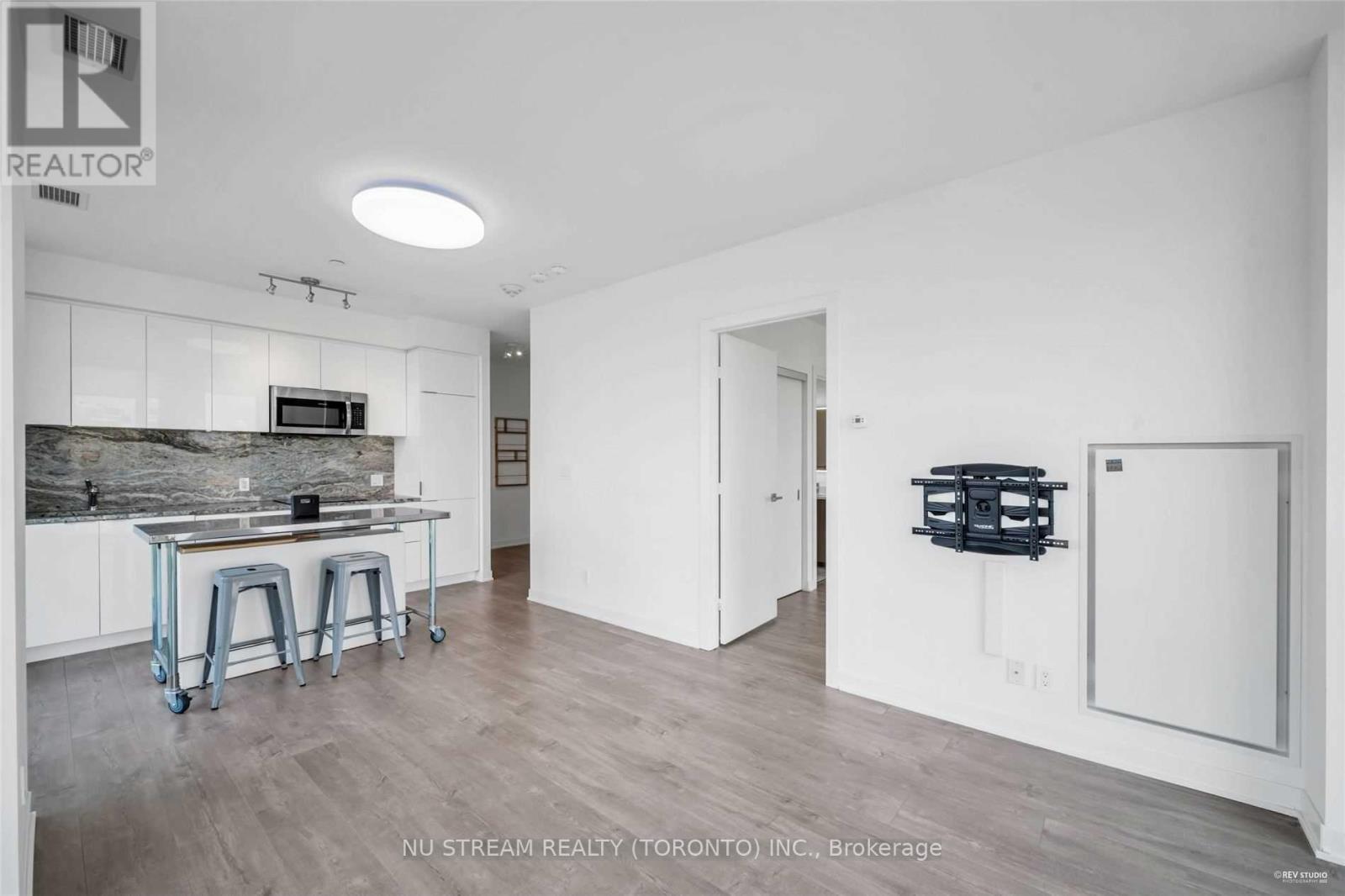 Photo 5 of 1107 223 St Clair Avenue W, Toronto ON