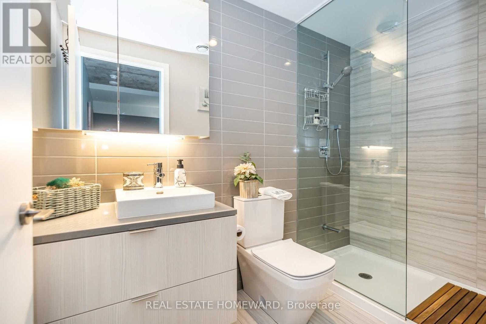 Photo 8 of 1104 170 Bayview Avenue, Toronto ON