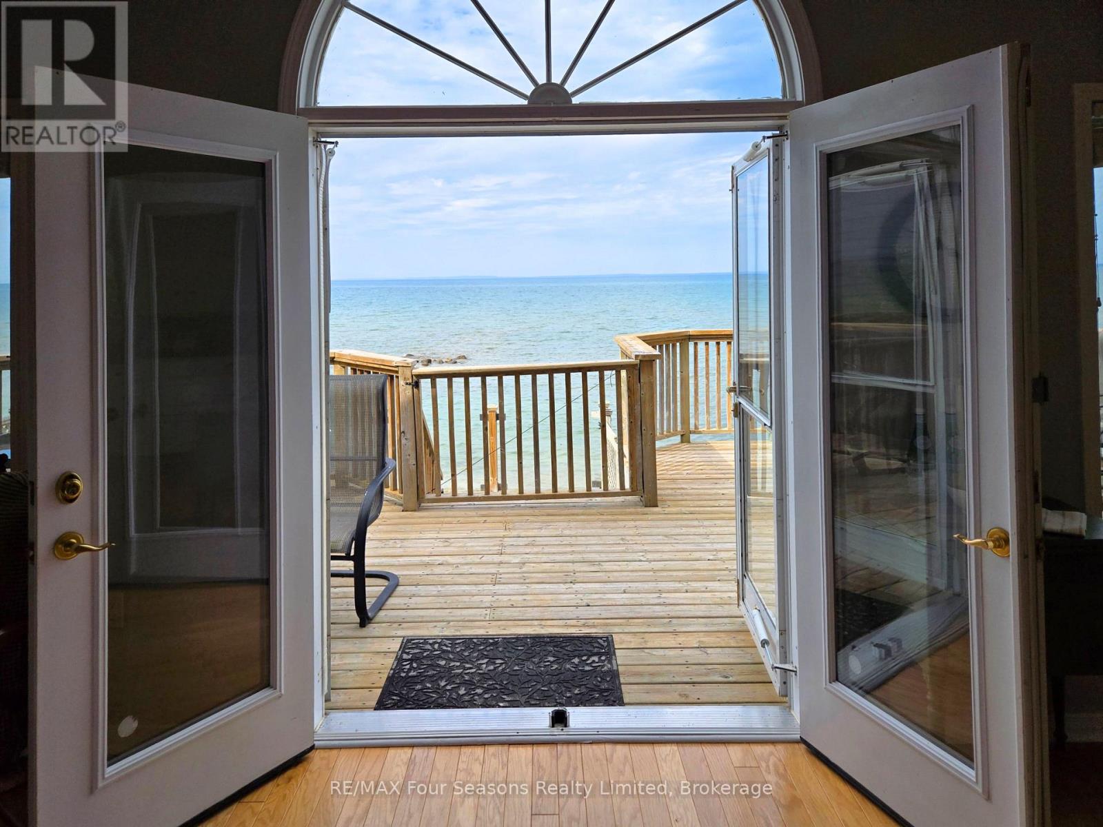 Photo 1 of 46 William Avenue, Wasaga Beach ON