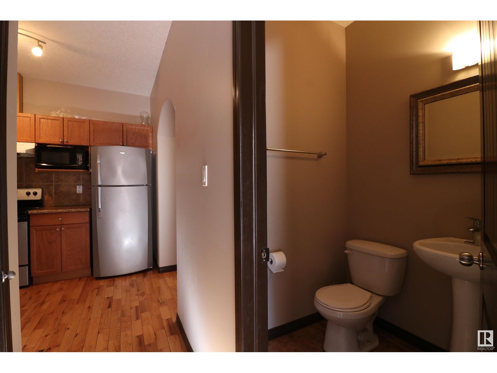Photo 10 of 5106 146 Av Nw, Edmonton AB