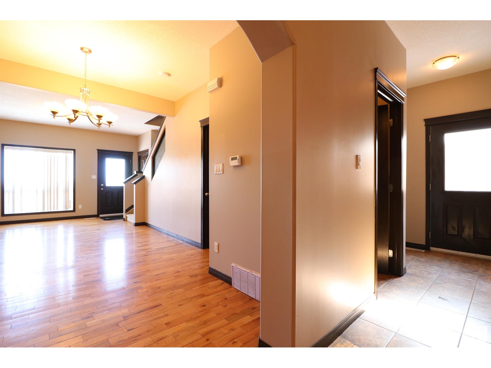 Photo 7 of 5106 146 Av Nw, Edmonton AB