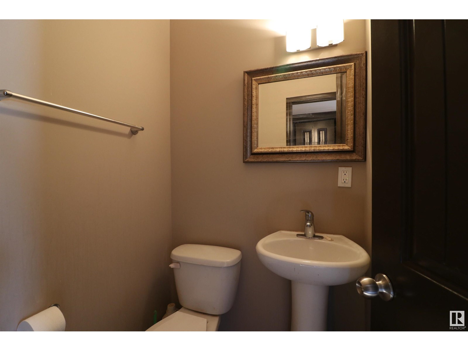 Photo 9 of 5106 146 Av Nw, Edmonton AB
