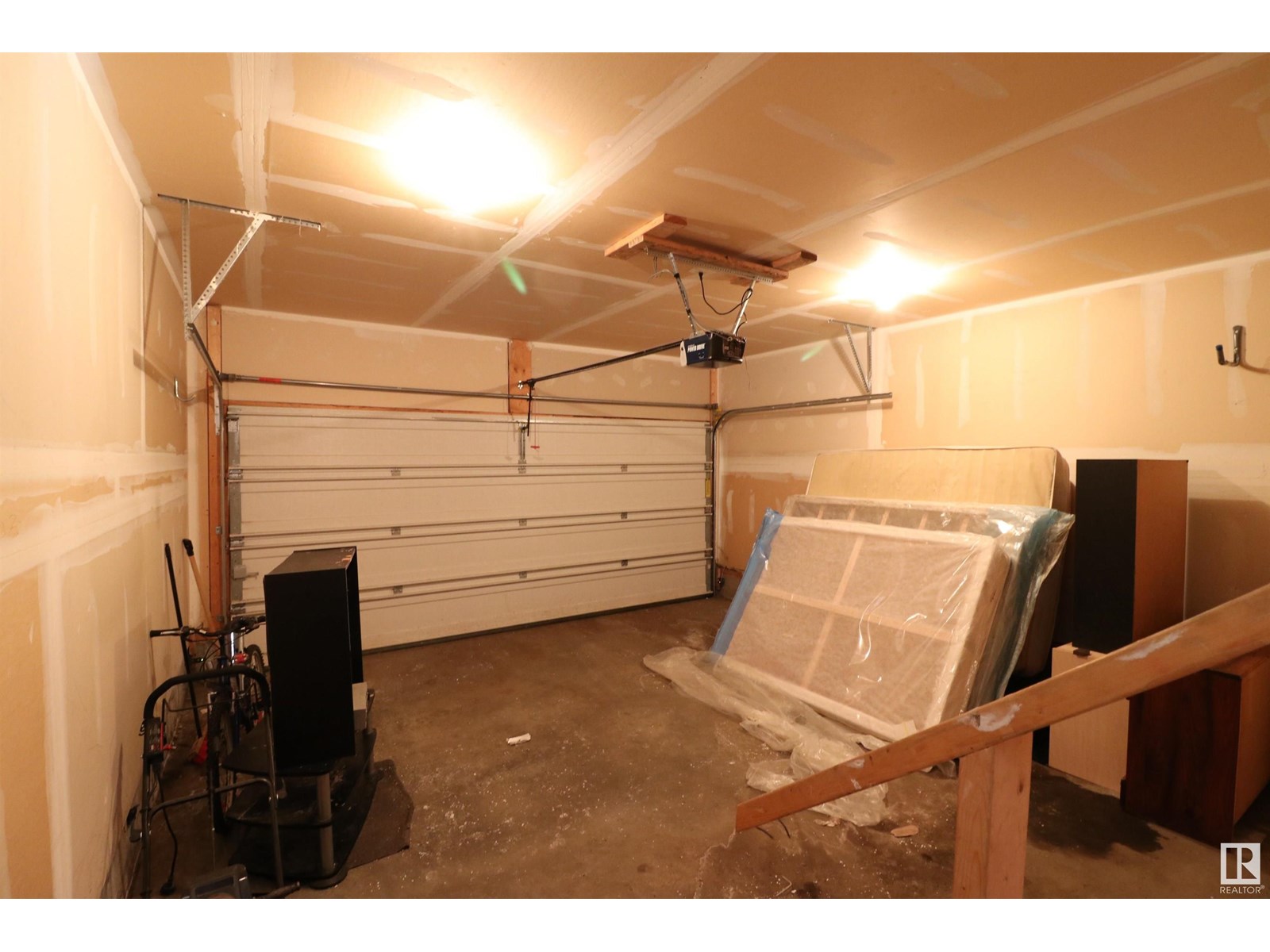 Photo 11 of 5106 146 Av Nw, Edmonton AB