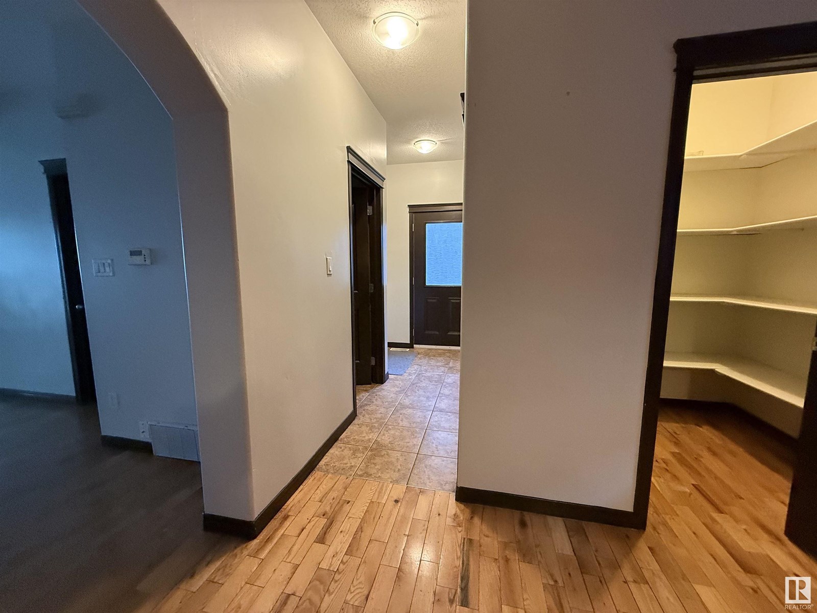 Photo 8 of 5106 146 Av Nw, Edmonton AB