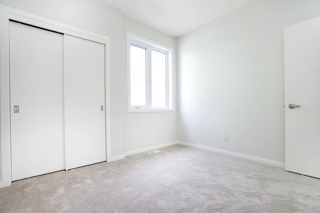 Photo 16 of 345 Desrosiers Drive, Winnipeg MB