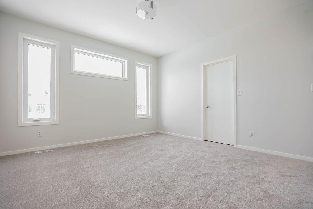 Photo 12 of 345 Desrosiers Drive, Winnipeg MB