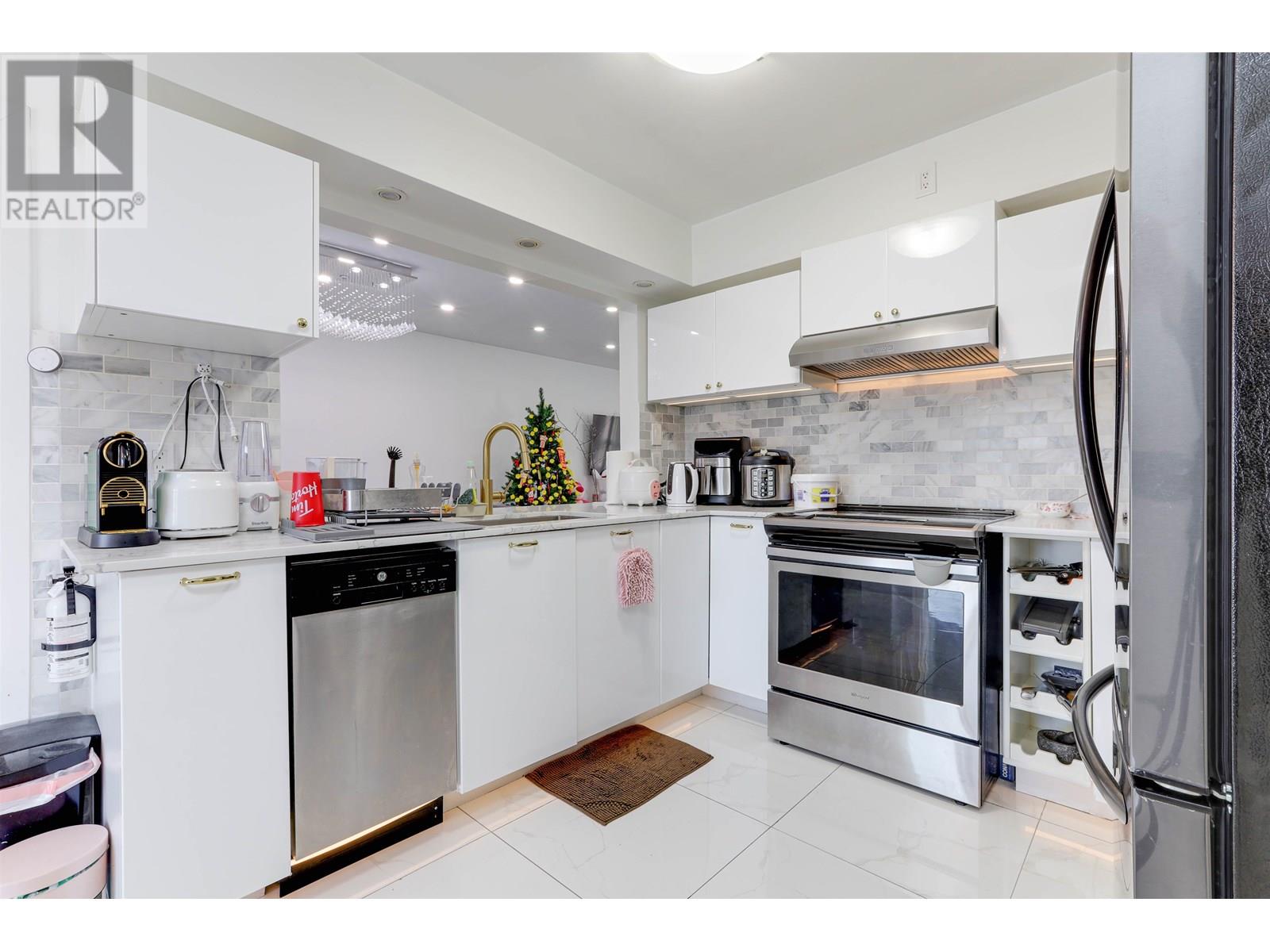 Photo 11 of 2611 E 48th Avenue, Vancouver BC