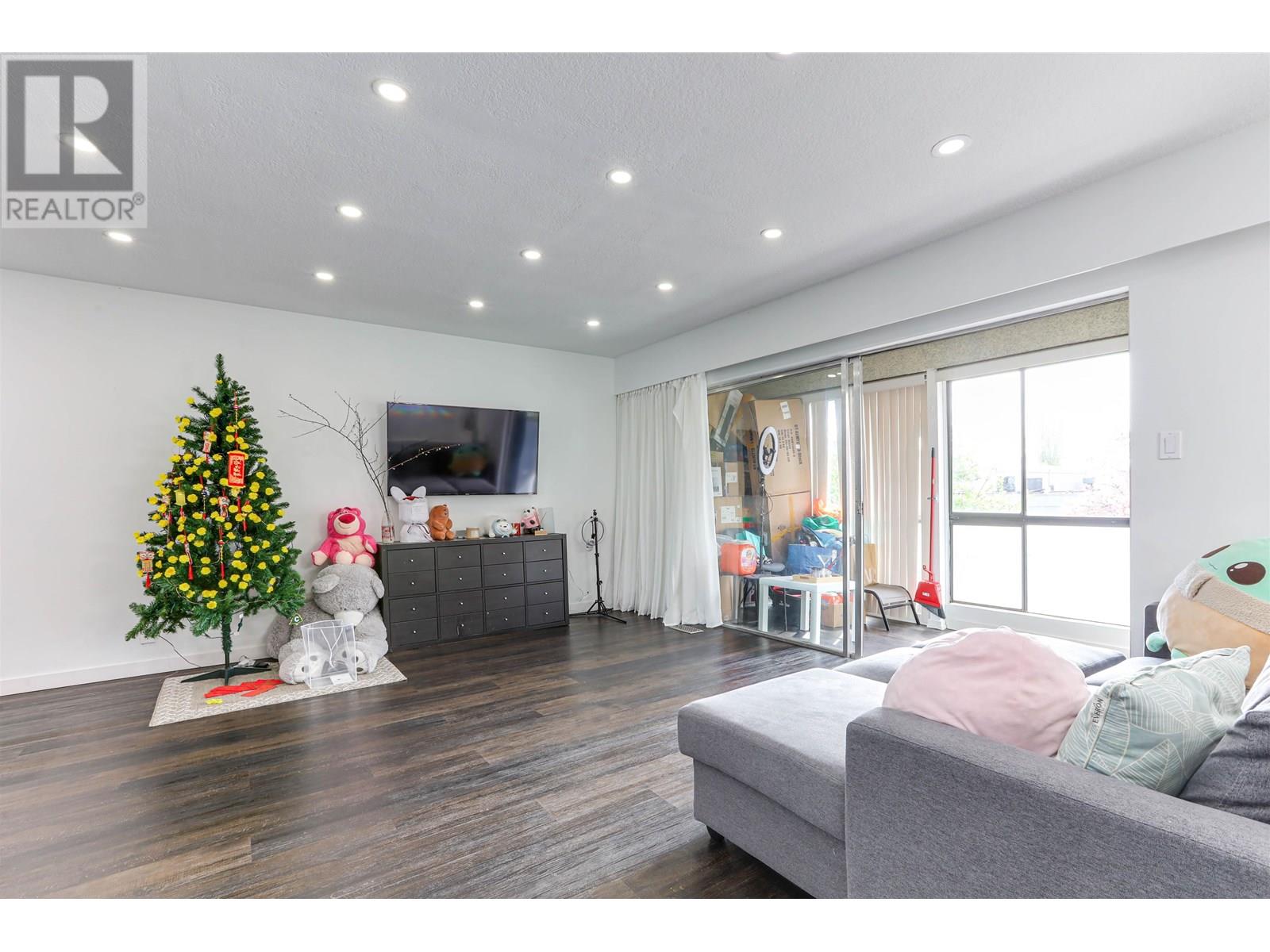 Photo 7 of 2611 E 48th Avenue, Vancouver BC