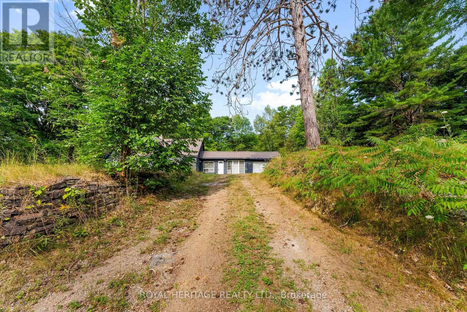 Photo 32 of 17415 35 Highway, Algonquin Highlands ON
