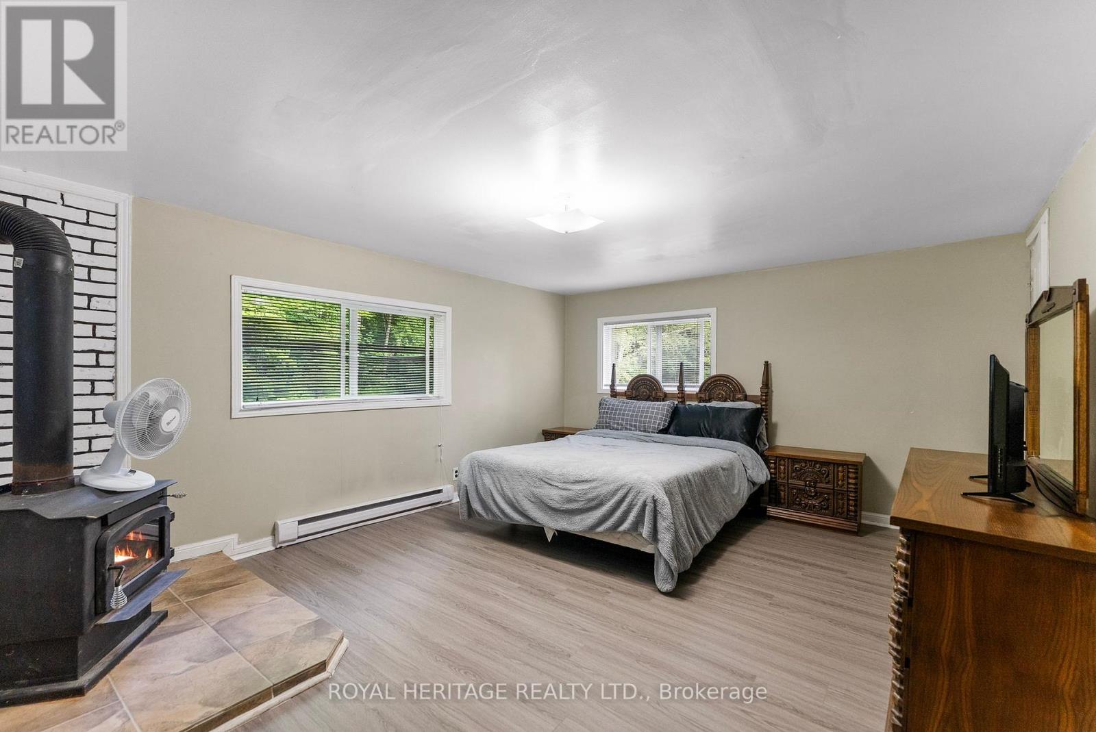 Photo 21 of 17415 35 Highway, Algonquin Highlands ON