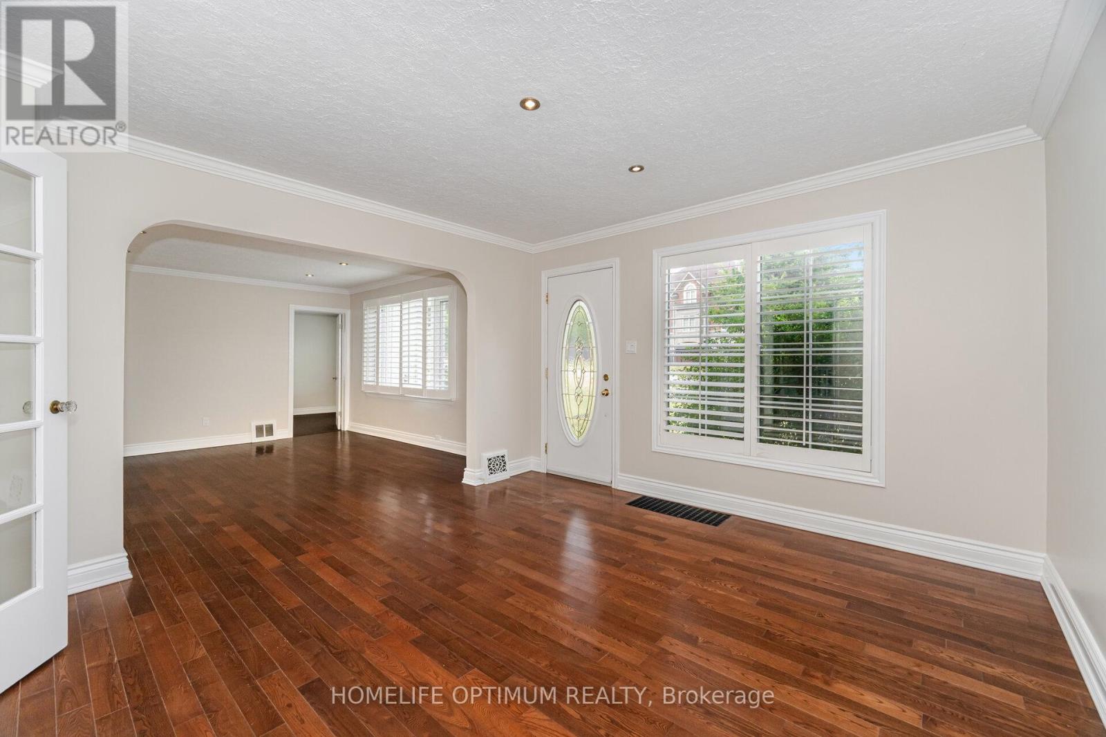 Photo 1 of 128 Eagle Street, Newmarket ON