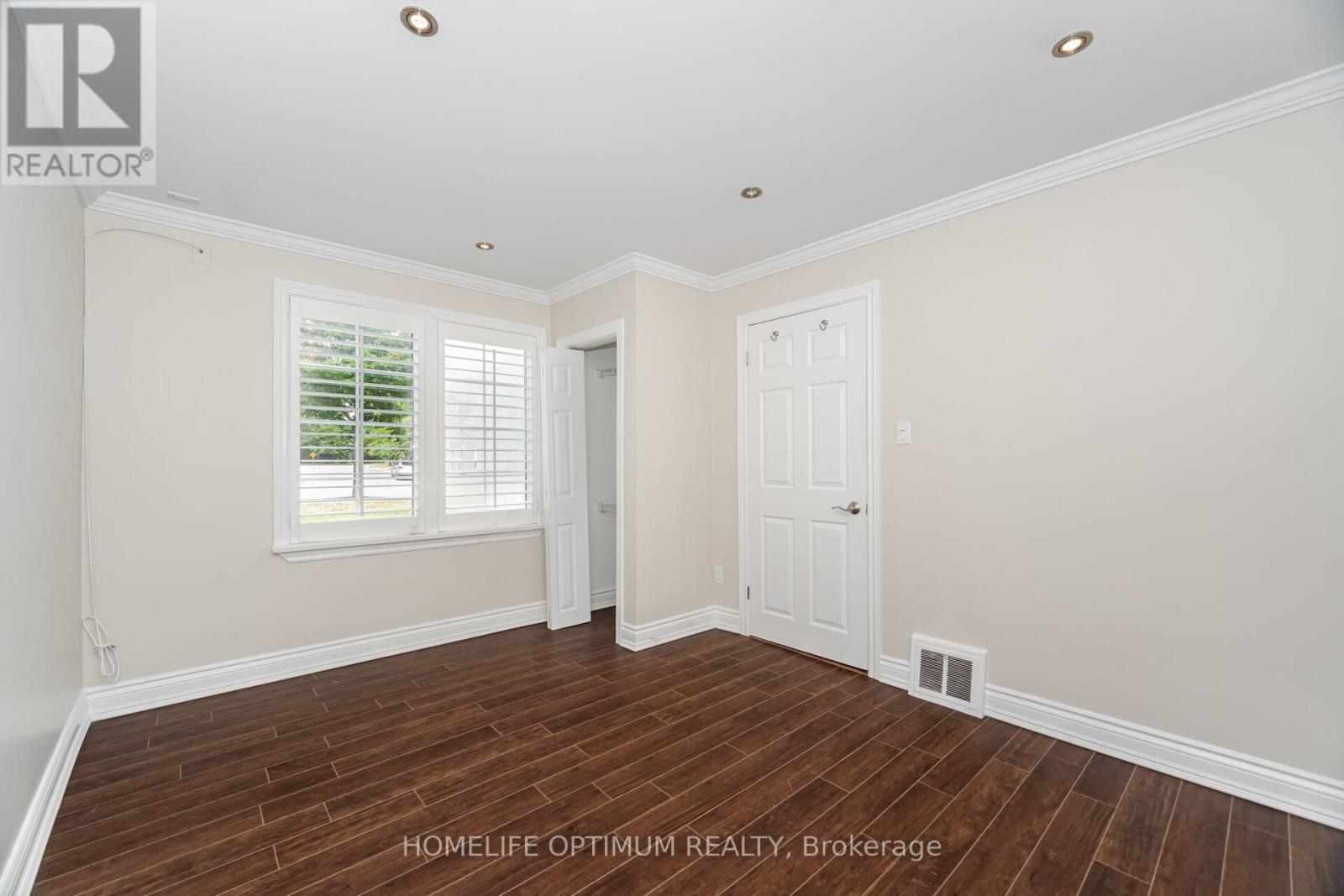 Photo 34 of 128 Eagle Street, Newmarket ON