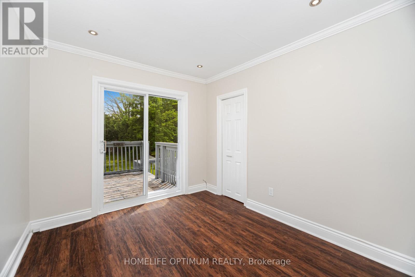 Photo 33 of 128 Eagle Street, Newmarket ON