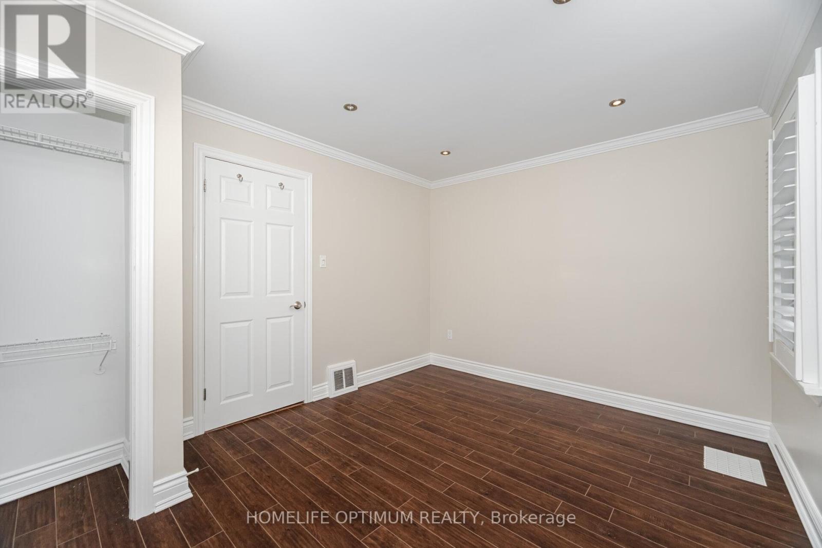 Photo 19 of 128 Eagle Street, Newmarket ON