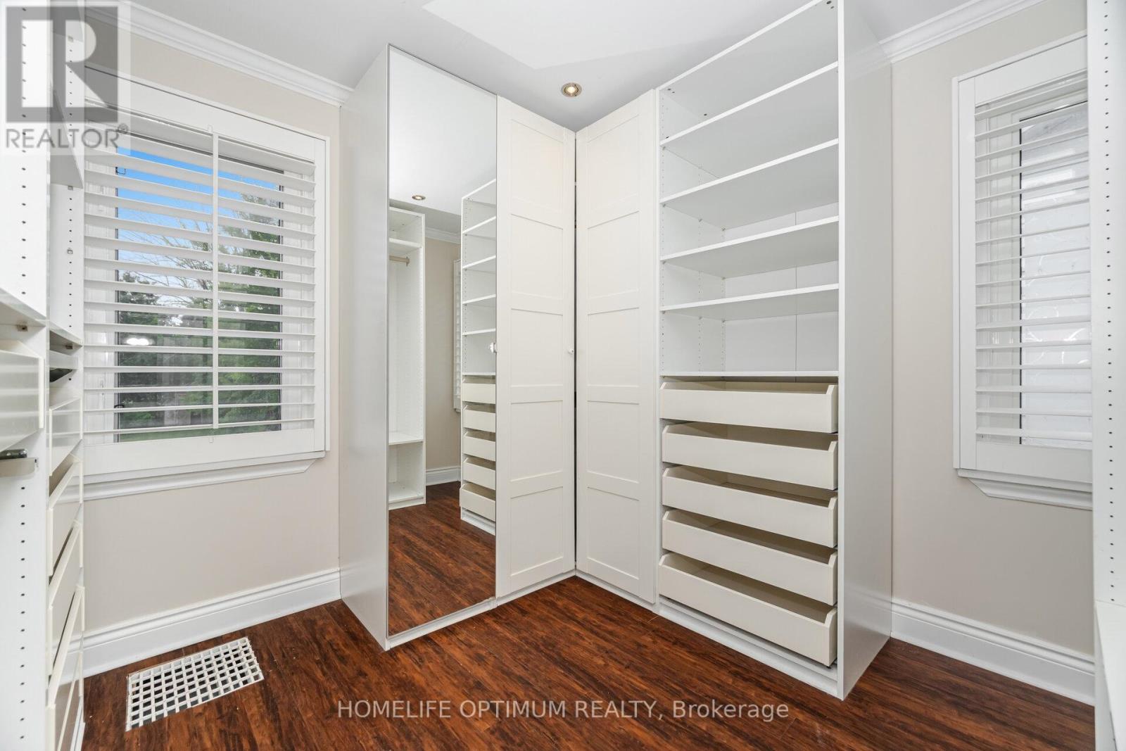 Photo 32 of 128 Eagle Street, Newmarket ON