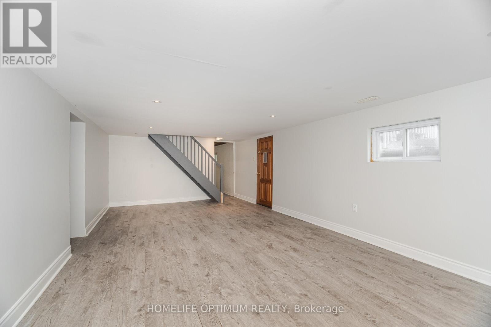 Photo 13 of 128 Eagle Street, Newmarket ON