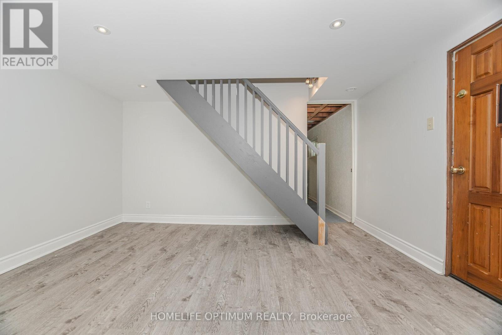 Photo 27 of 128 Eagle Street, Newmarket ON