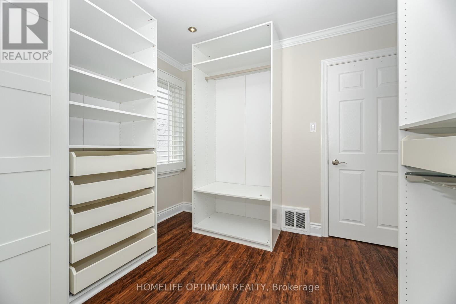 Photo 14 of 128 Eagle Street, Newmarket ON
