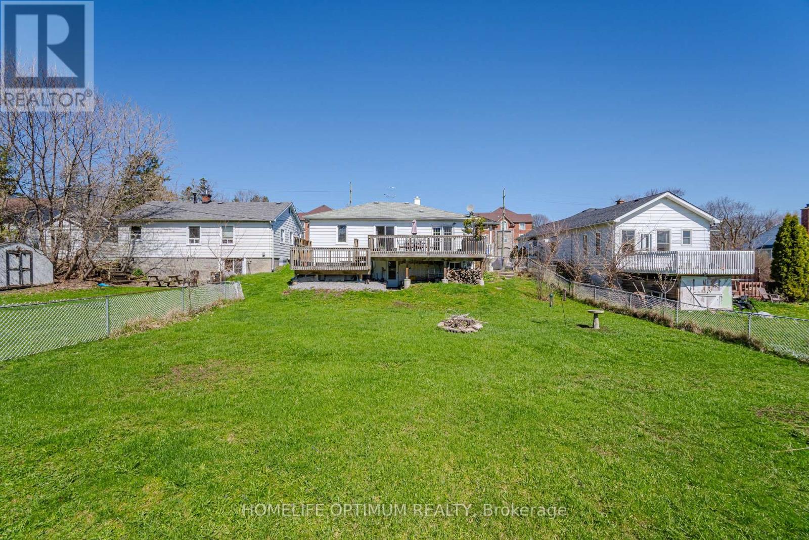 Photo 24 of 128 Eagle Street, Newmarket ON