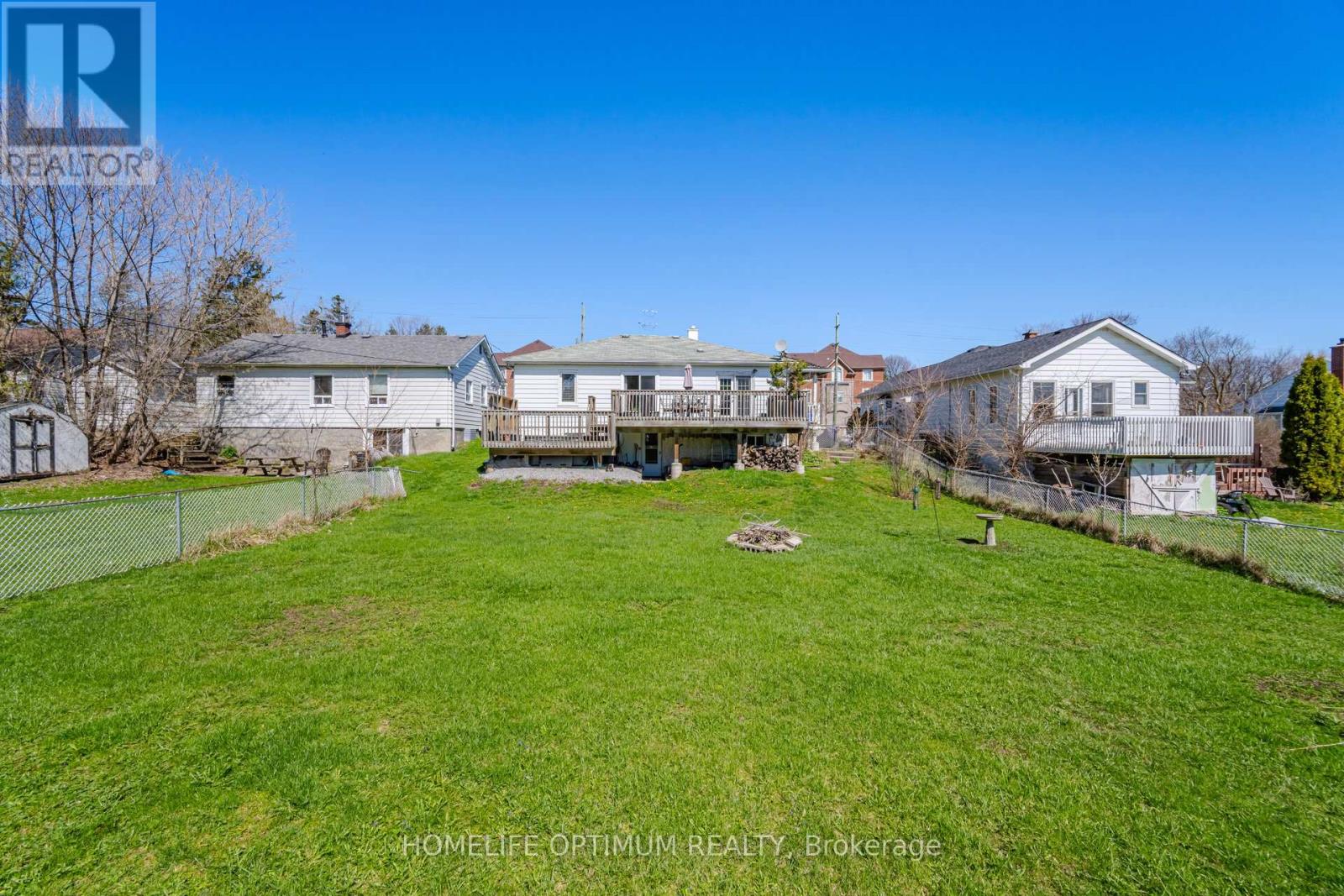 Photo 18 of 128 Eagle Street, Newmarket ON