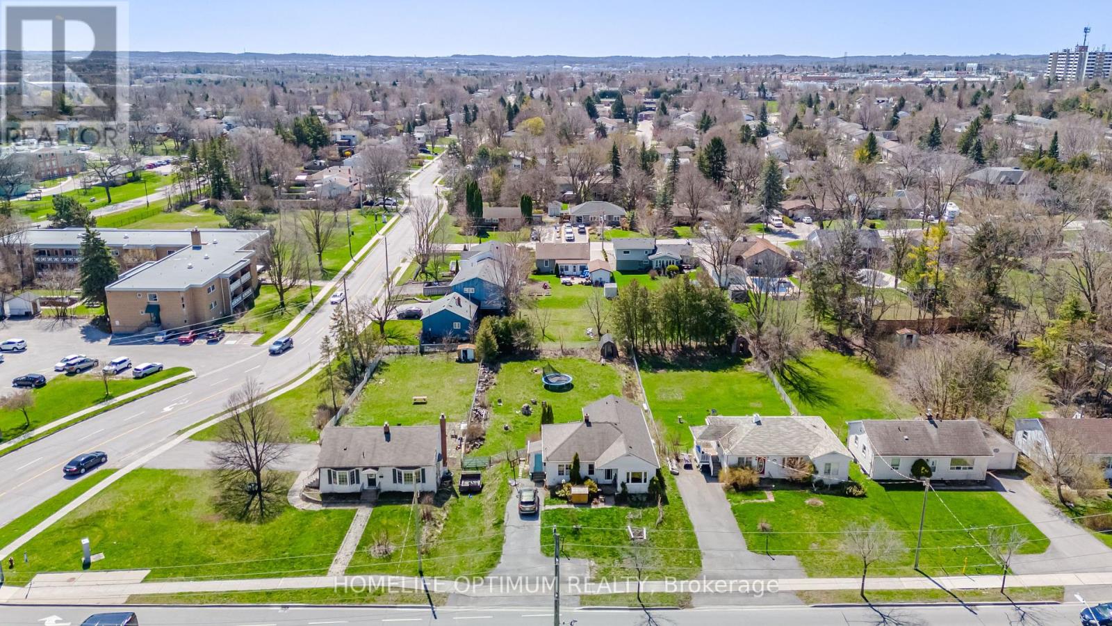 Photo 15 of 128 Eagle Street, Newmarket ON