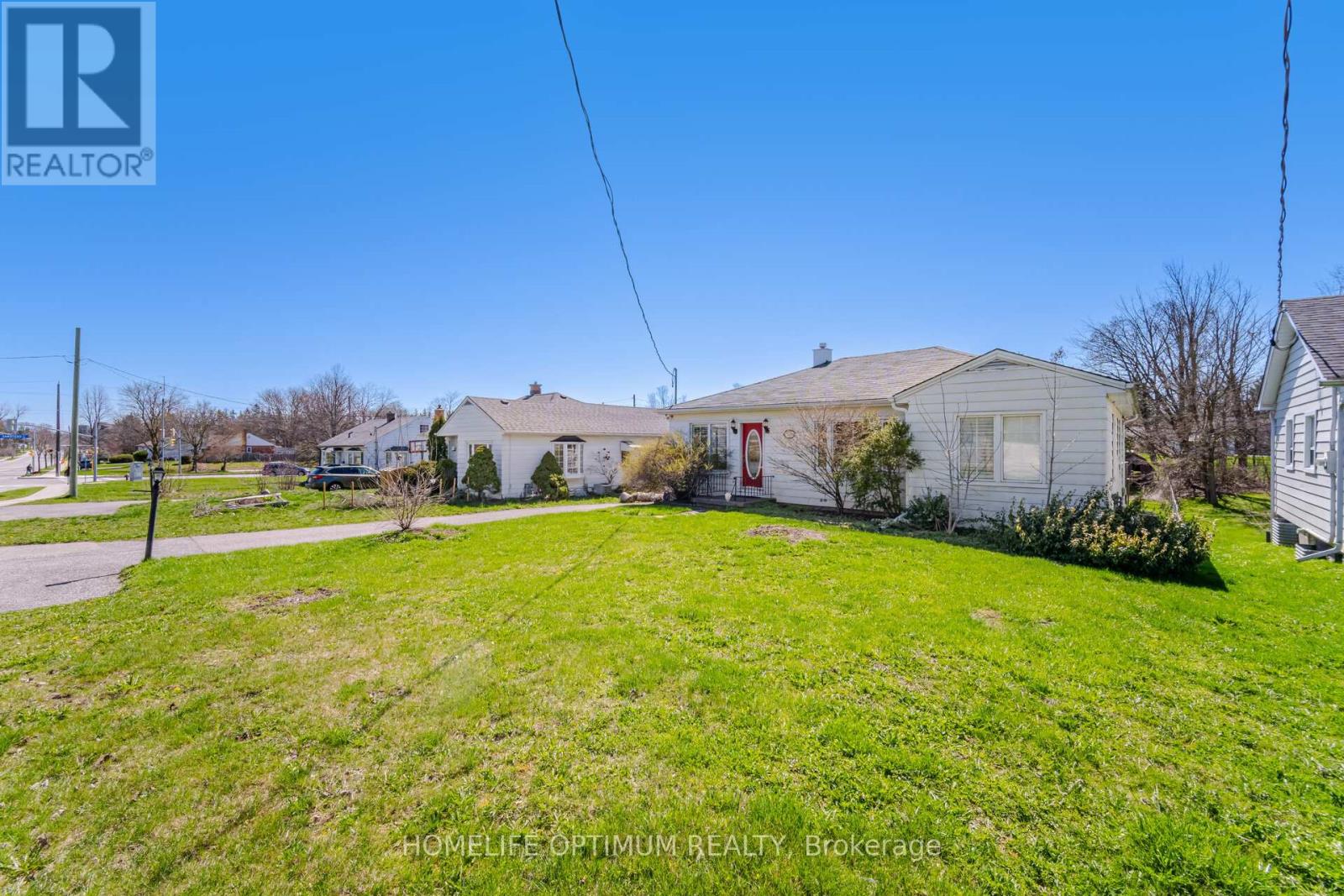 Photo 8 of 128 Eagle Street, Newmarket ON