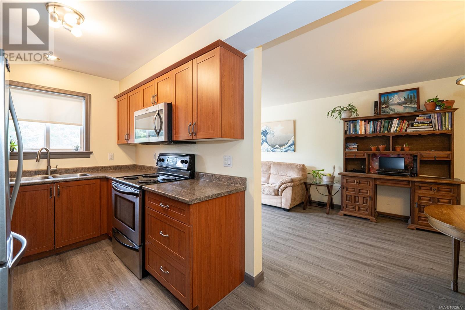 Photo 10 of 301 663 Goldstream Ave, Langford BC