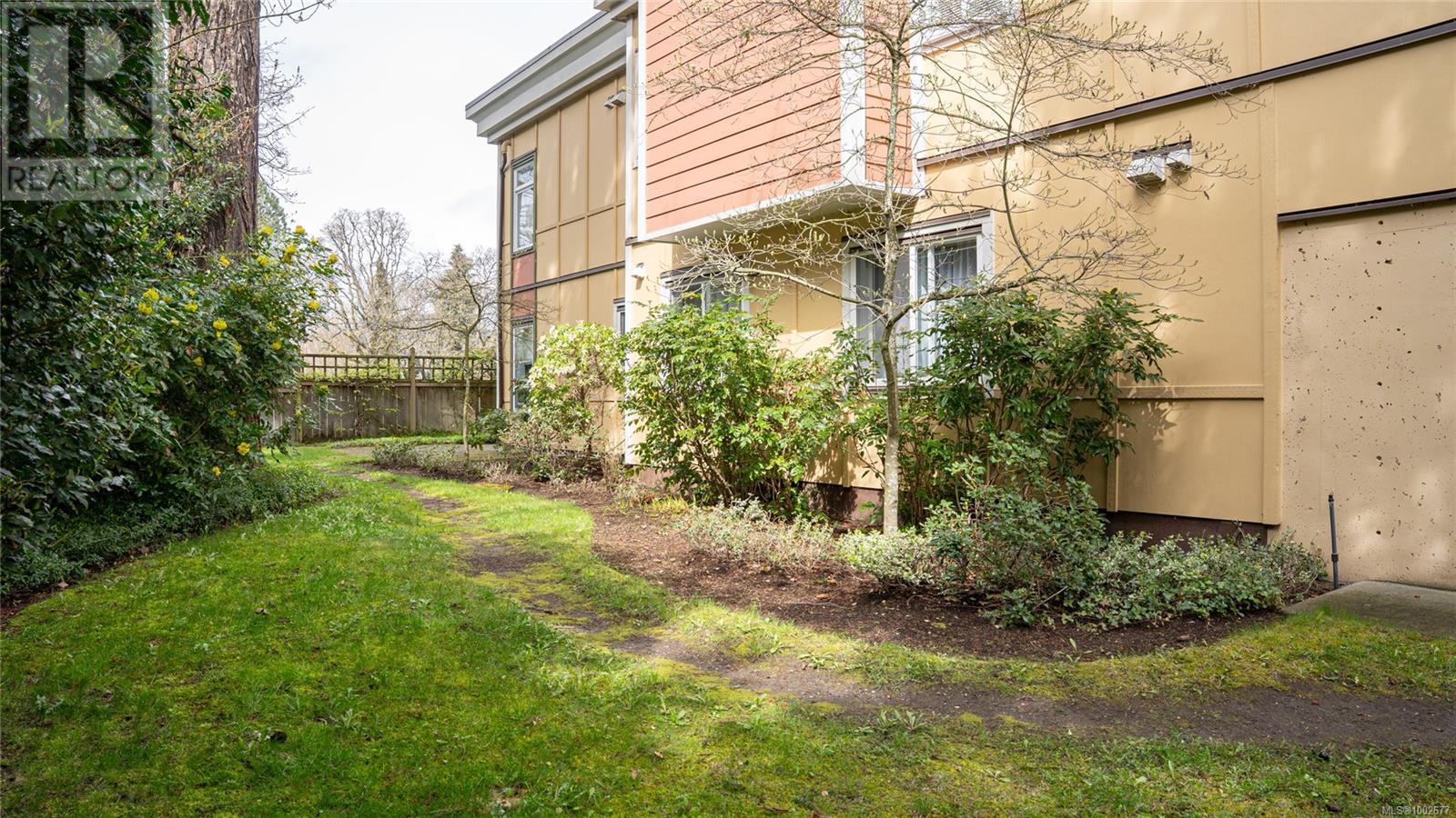 Photo 28 of 301 663 Goldstream Ave, Langford BC